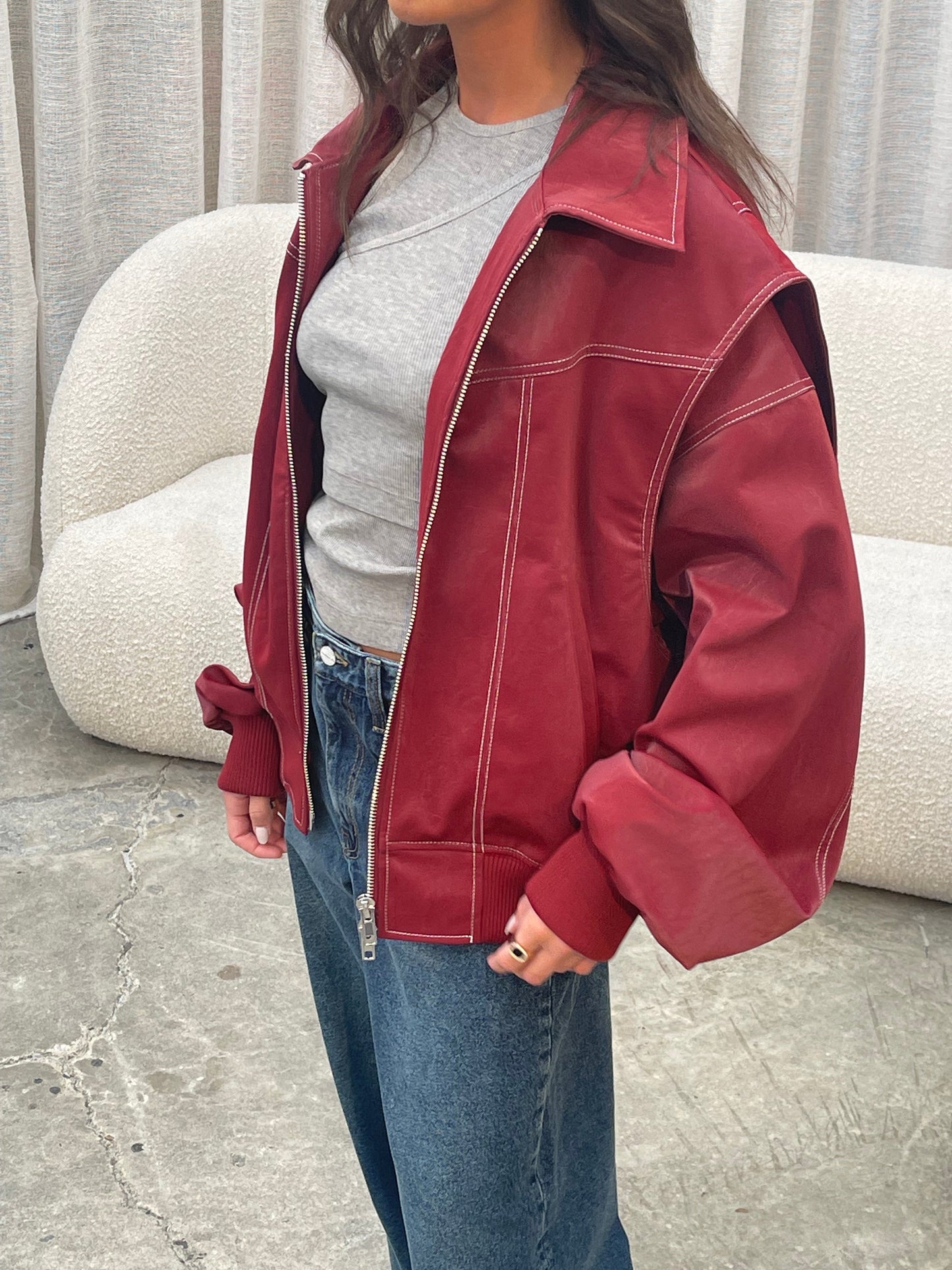 Oversize-Jacke mit Kontrastnähten in Rot